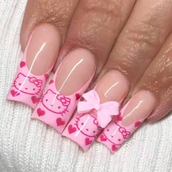 Hello Kitty Sanrio Acrylic Nails - Picture 2 of 5